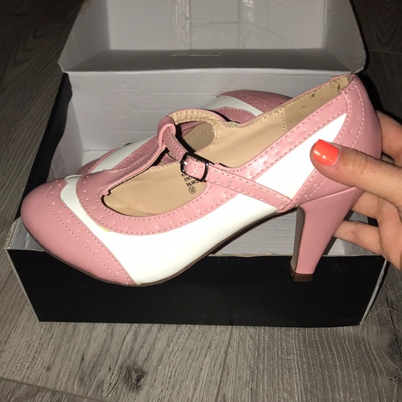 Pink and white vintage classic high heels. - Picture 2 of 2